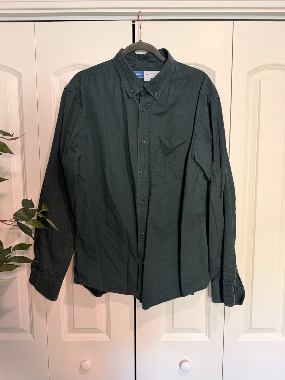 Old Navy Forest Green Long-Sleeve Button-Down Shirt